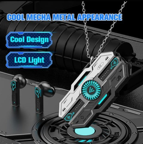 Estuche de carga tipo consola con luces LED y dos auriculares inalámbricos gamer vistos de cerca